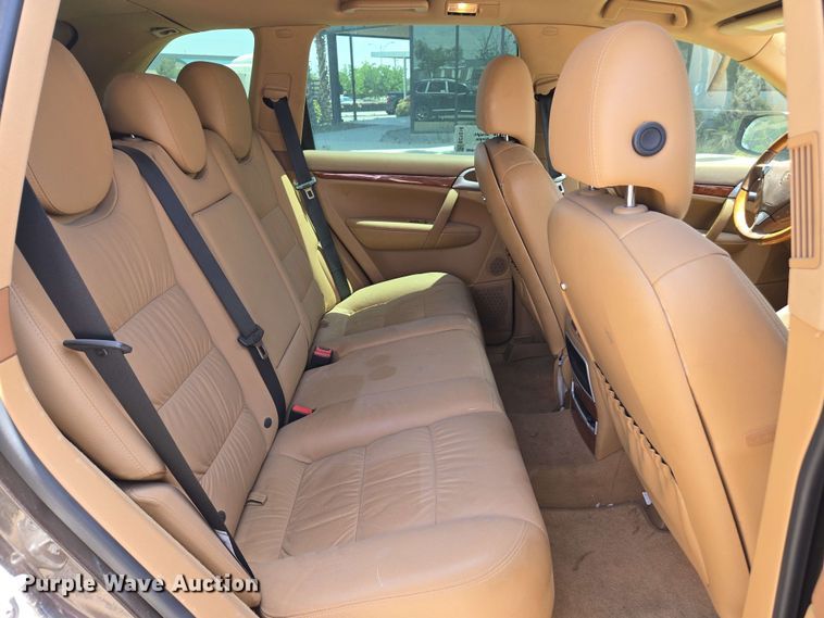 image for item EC1014 2010 Porsche Cayenne SUV