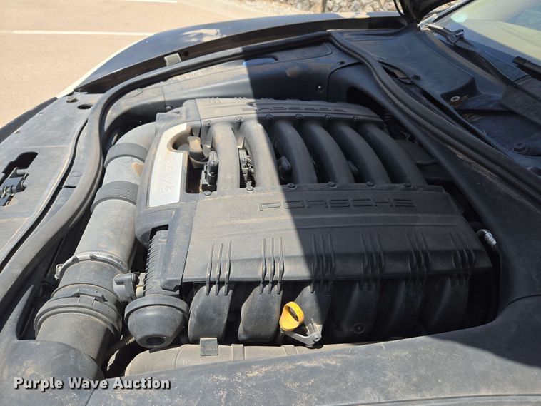 image for item EC1014 2010 Porsche Cayenne SUV