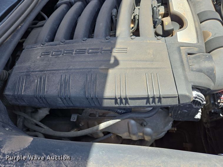 image for item EC1014 2010 Porsche Cayenne SUV