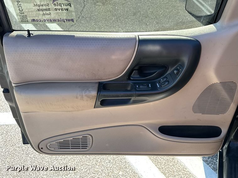 image for item EC3545 1999 Ford Ranger SuperCab pickup truck