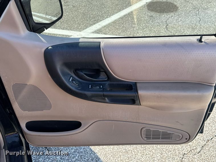 image for item EC3545 1999 Ford Ranger SuperCab pickup truck