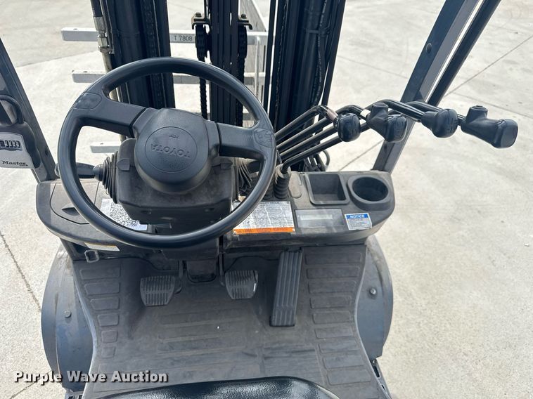 image for item EC3547 Toyota 8FGU18 forklift