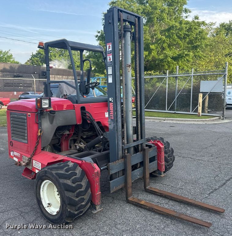 image for item EC3549 2011 Moffett M55 forklift