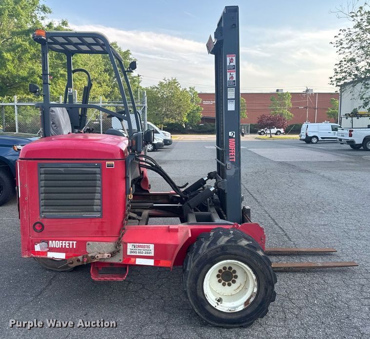 image for item EC3549 2011 Moffett M55 forklift