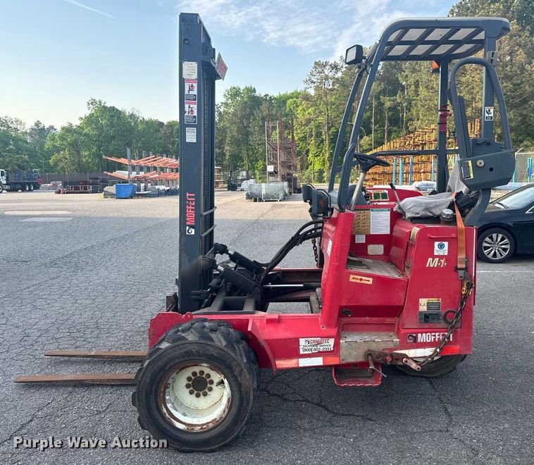 image for item EC3549 2011 Moffett M55 forklift