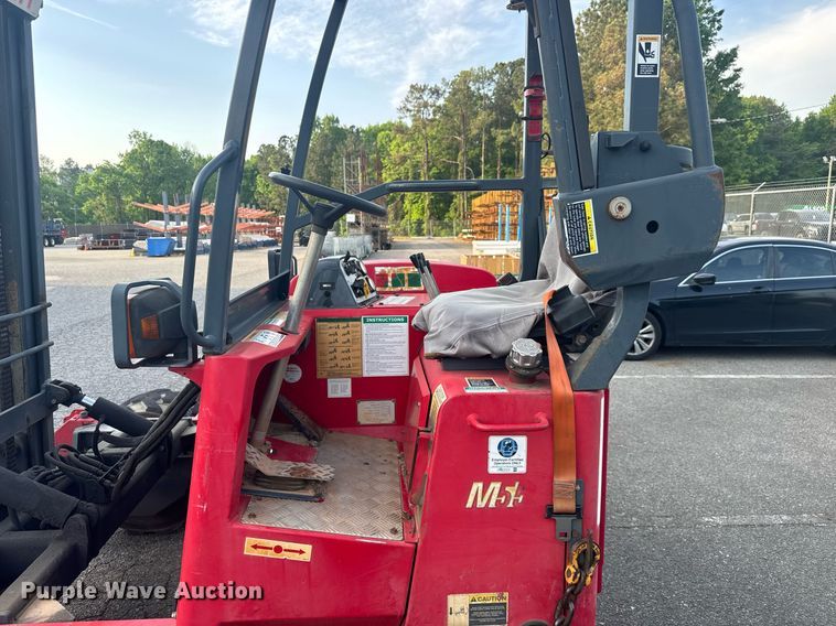 image for item EC3549 2011 Moffett M55 forklift