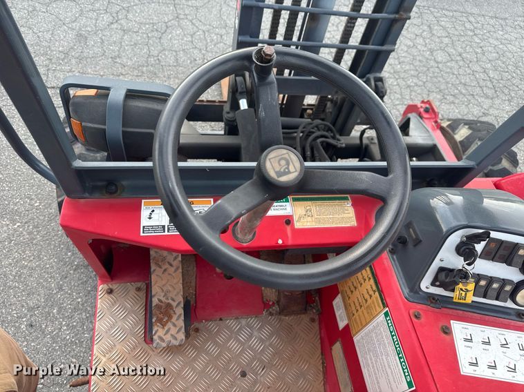 image for item EC3549 2011 Moffett M55 forklift