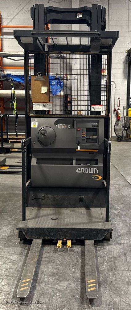 image for item EC3550 2016 Crown SP3520-30 order picker