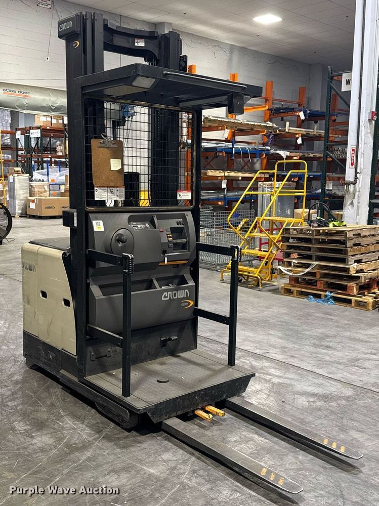 image for item EC3550 2016 Crown SP3520-30 order picker