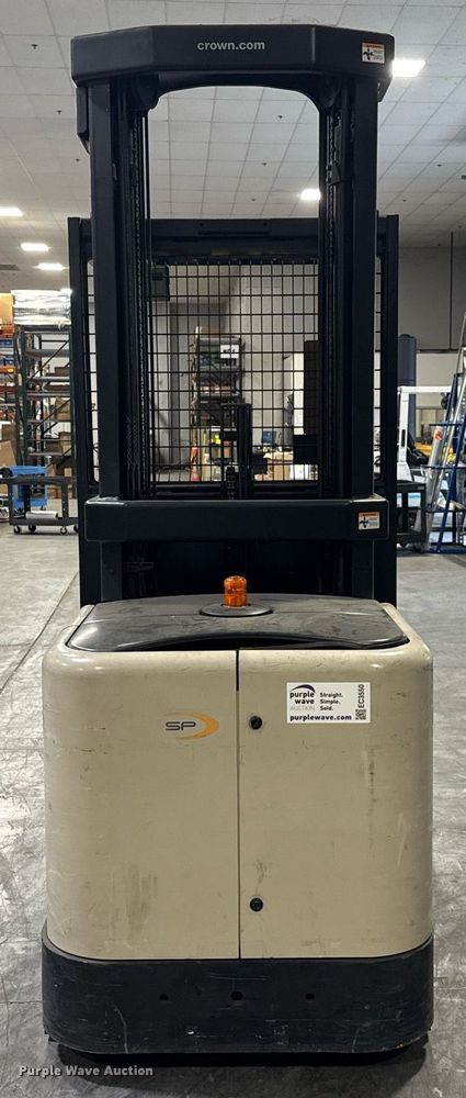 image for item EC3550 2016 Crown SP3520-30 order picker