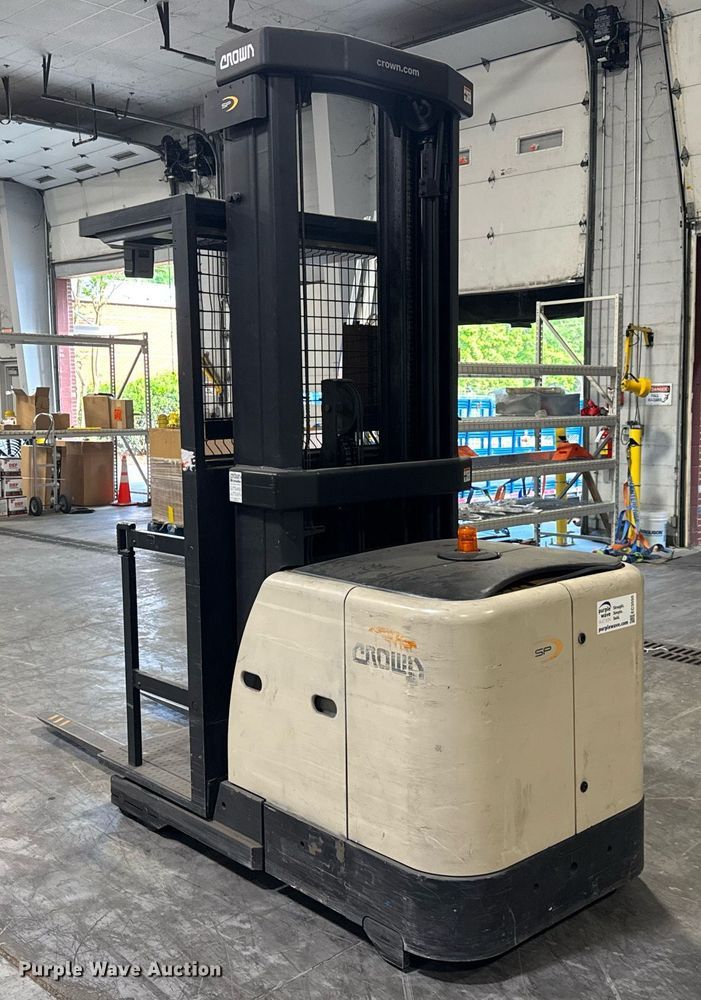 image for item EC3550 2016 Crown SP3520-30 order picker