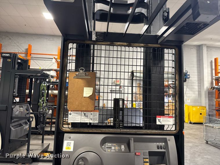 image for item EC3550 2016 Crown SP3520-30 order picker