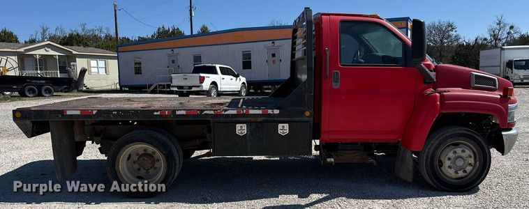 image for item ED5524 2006 GMC C5500 flatbed truck