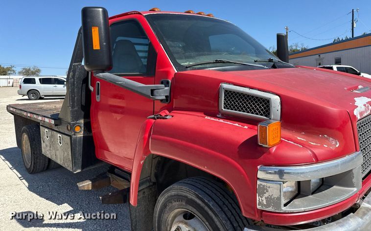 image for item ED5524 2006 GMC C5500 flatbed truck