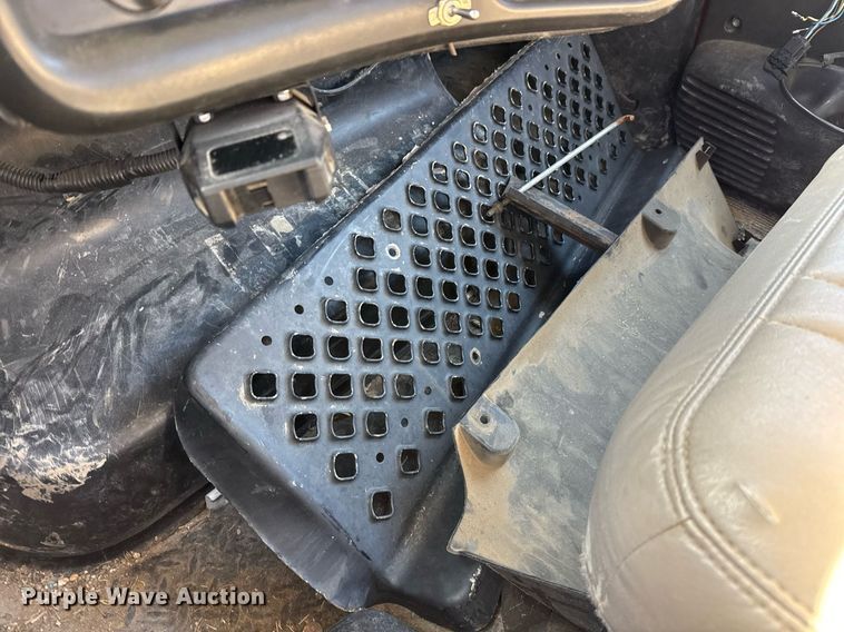 image for item ED5524 2006 GMC C5500 flatbed truck