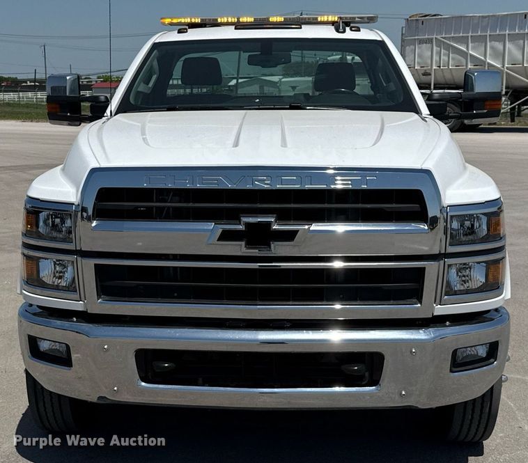 image for item ED5579 2023 Chevrolet  Silverado 6500HD rollback truck