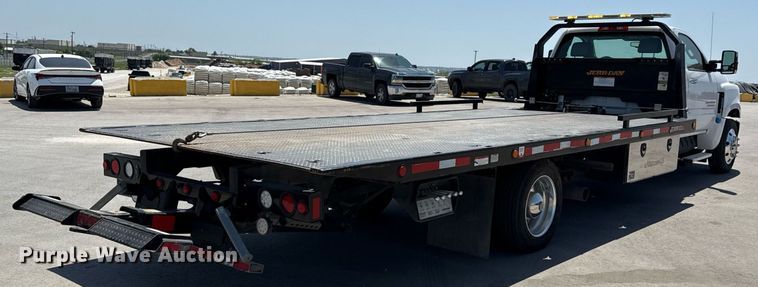 image for item ED5579 2023 Chevrolet  Silverado 6500HD rollback truck