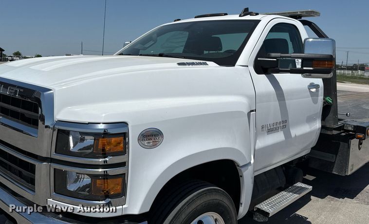 image for item ED5579 2023 Chevrolet  Silverado 6500HD rollback truck