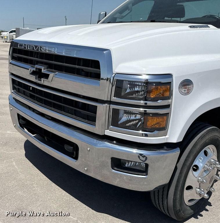 image for item ED5579 2023 Chevrolet  Silverado 6500HD rollback truck