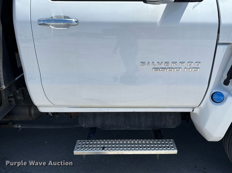 image for item ED5579 2023 Chevrolet  Silverado 6500HD rollback truck