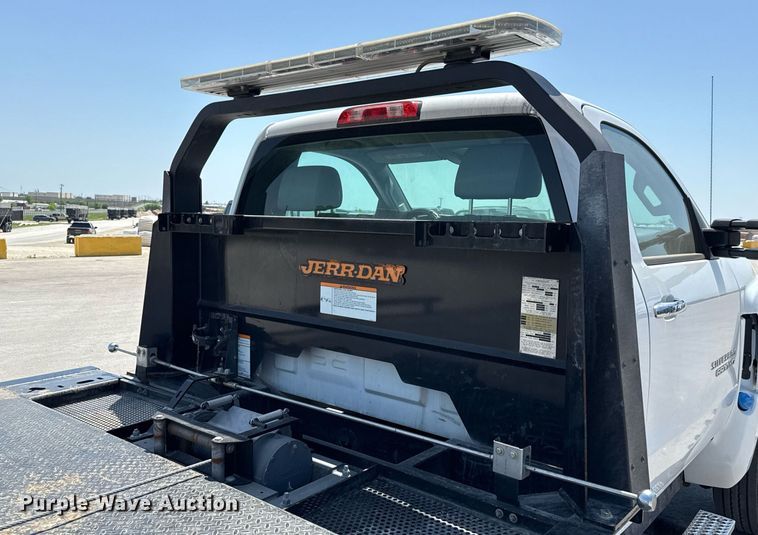 image for item ED5579 2023 Chevrolet  Silverado 6500HD rollback truck