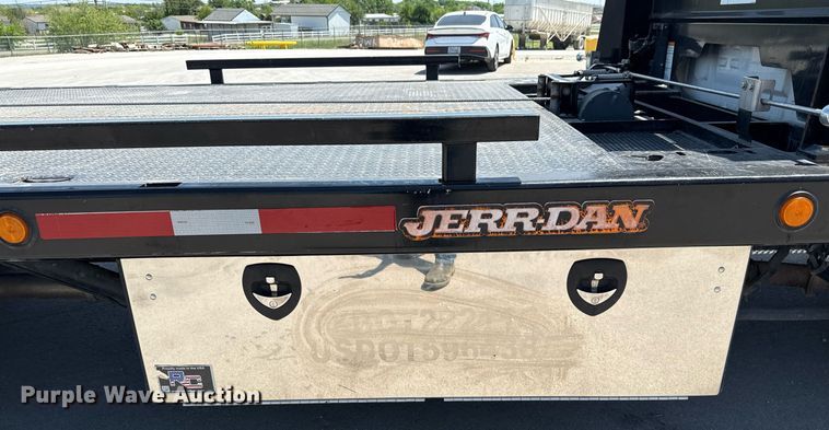 image for item ED5579 2023 Chevrolet  Silverado 6500HD rollback truck