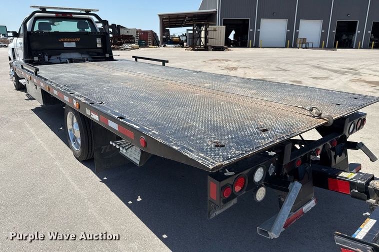 image for item ED5579 2023 Chevrolet  Silverado 6500HD rollback truck