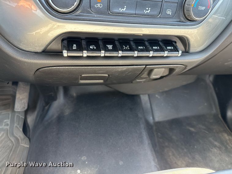 image for item ED5579 2023 Chevrolet  Silverado 6500HD rollback truck