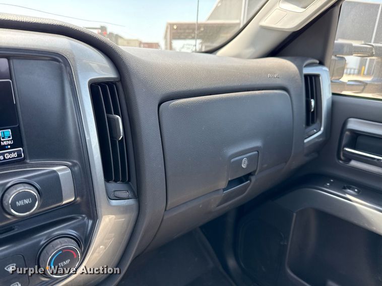 image for item ED5579 2023 Chevrolet  Silverado 6500HD rollback truck