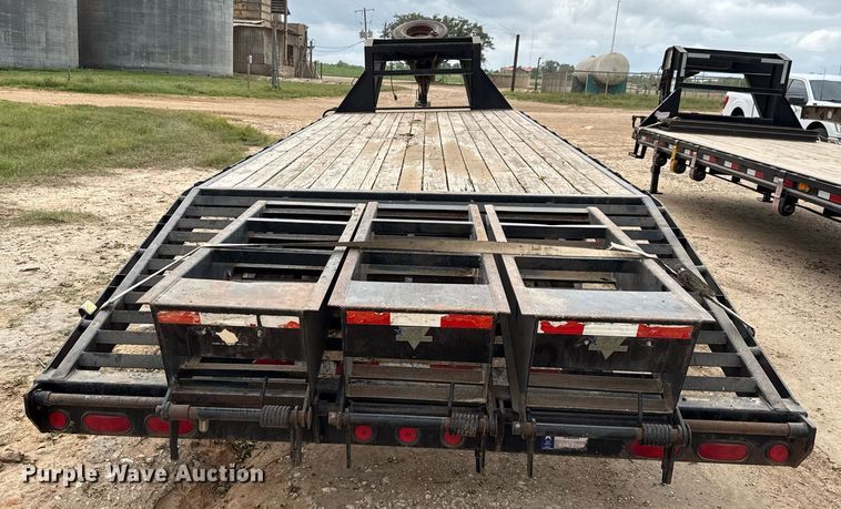 image for item ED5581 2007 PJ Trailers equipment trailer