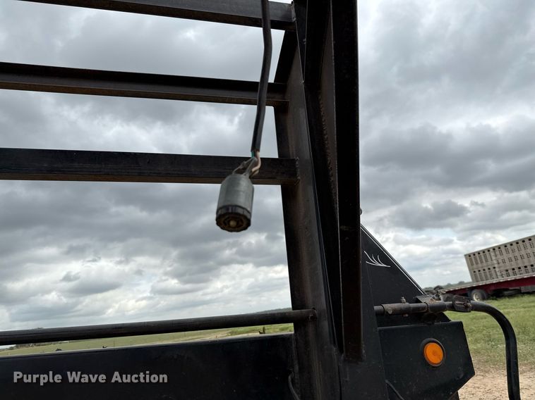 image for item ED5581 2007 PJ Trailers equipment trailer