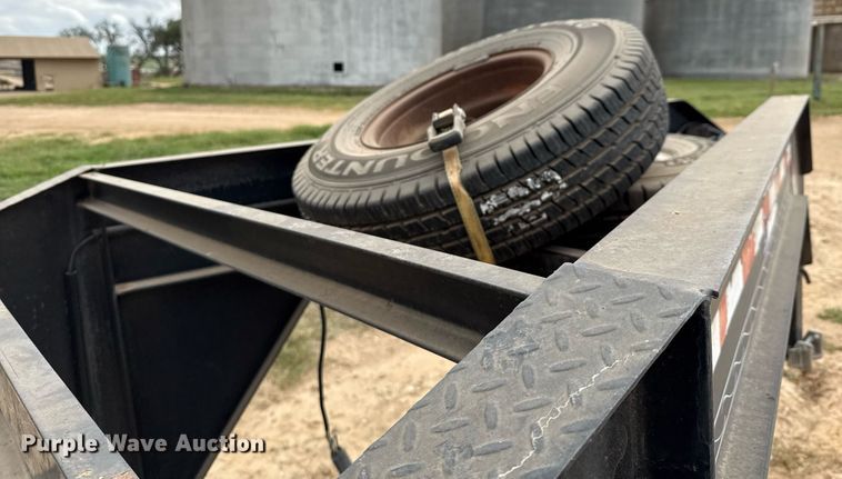 image for item ED5581 2007 PJ Trailers equipment trailer