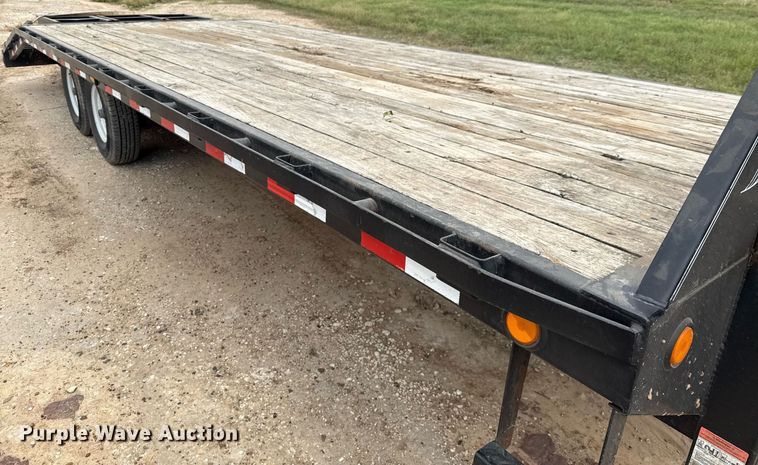 image for item ED5581 2007 PJ Trailers equipment trailer