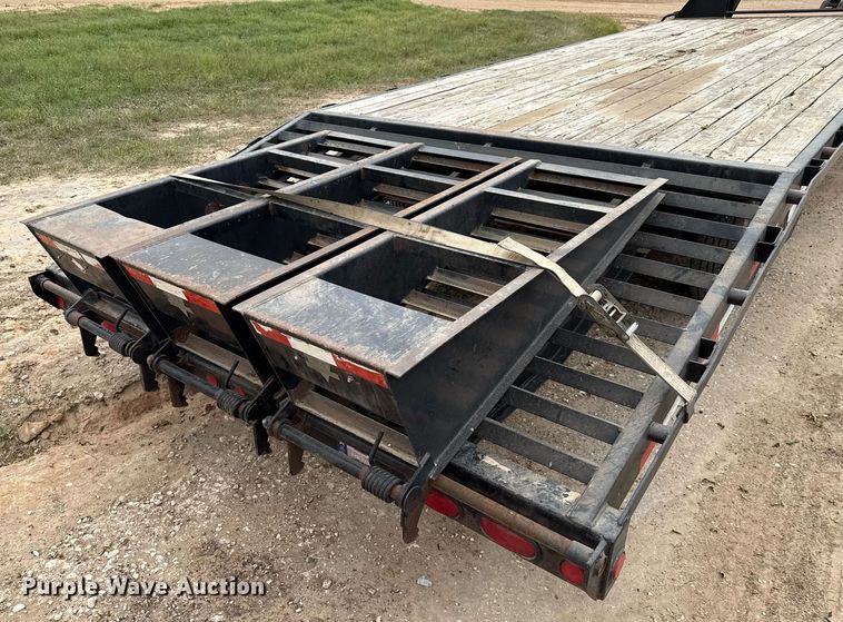 image for item ED5581 2007 PJ Trailers equipment trailer