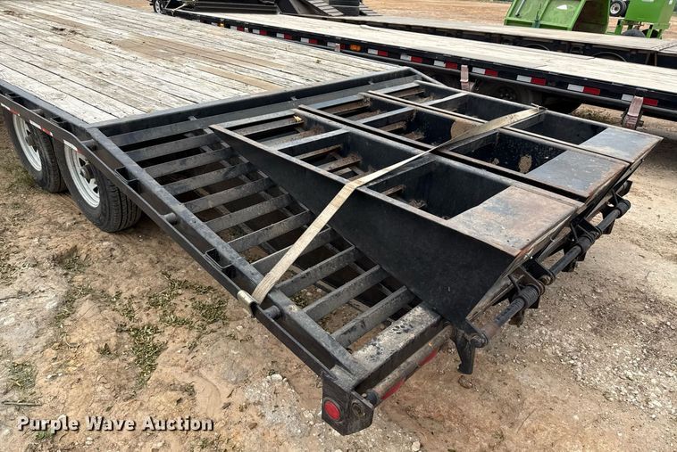 image for item ED5581 2007 PJ Trailers equipment trailer