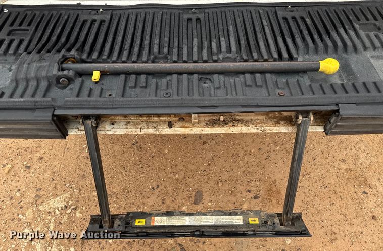 image for item ED5582 2013 Ford F150 Lariat SuperCrew pickup truck