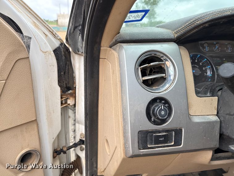 image for item ED5582 2013 Ford F150 Lariat SuperCrew pickup truck