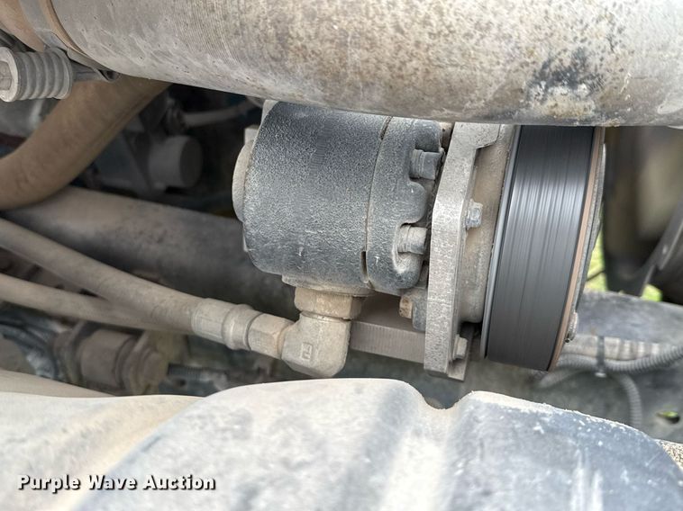 image for item ED5587 2006 International 4300 truck cab and chassis