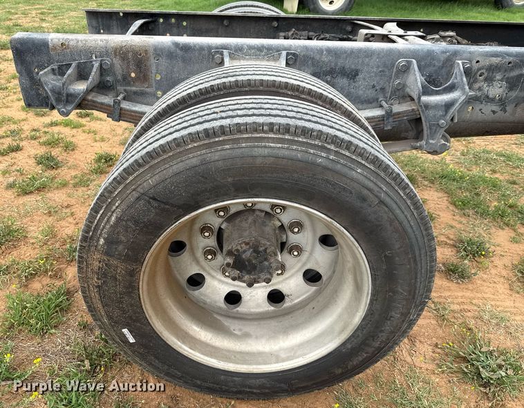 image for item ED5587 2006 International 4300 truck cab and chassis