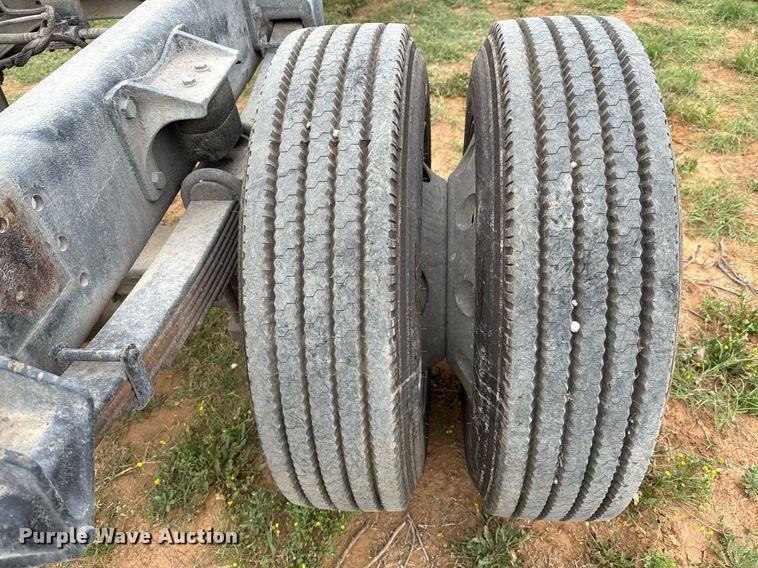 image for item ED5587 2006 International 4300 truck cab and chassis