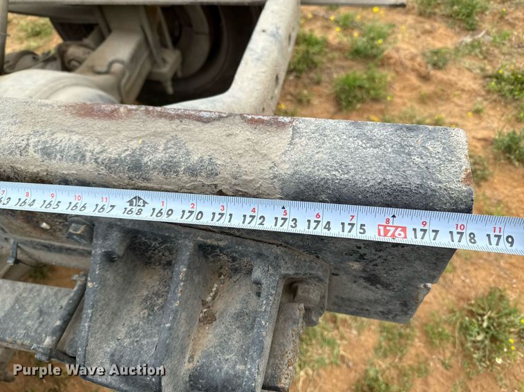 image for item ED5587 2006 International 4300 truck cab and chassis