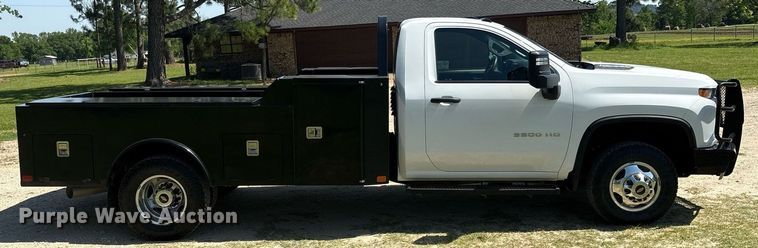 image for item EF3003 2022 Chevrolet Silverado 3500HD flatbed pickup truck