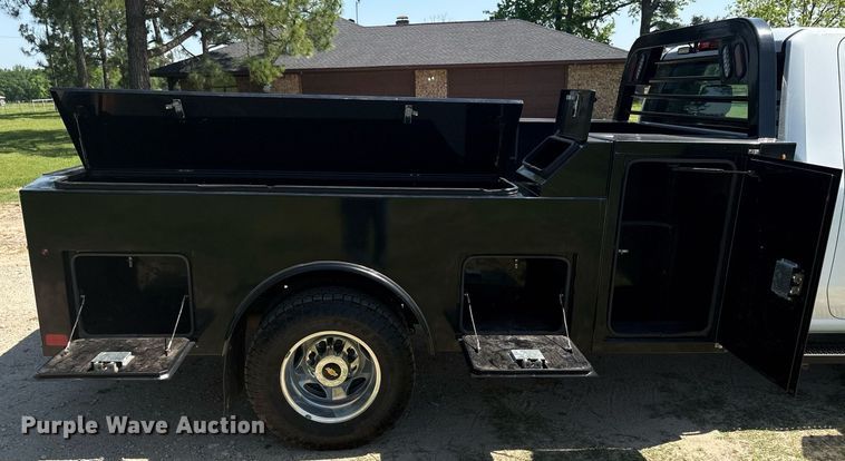 image for item EF3003 2022 Chevrolet Silverado 3500HD flatbed pickup truck