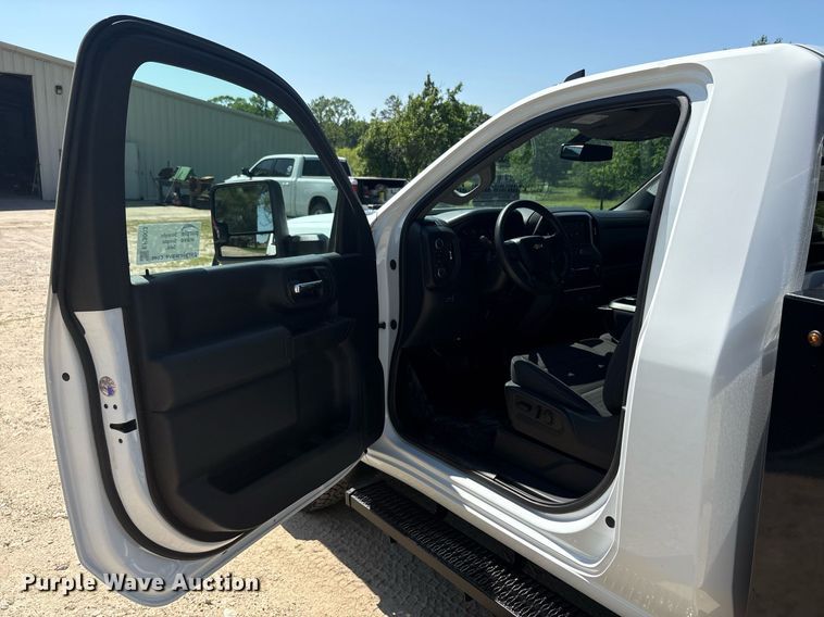 image for item EF3003 2022 Chevrolet Silverado 3500HD flatbed pickup truck