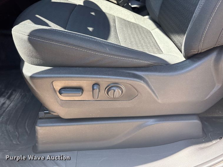 image for item EF3003 2022 Chevrolet Silverado 3500HD flatbed pickup truck