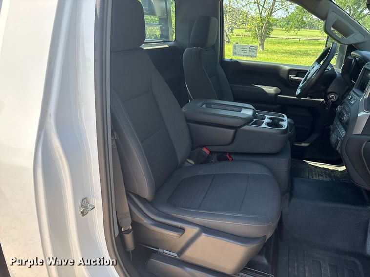 image for item EF3003 2022 Chevrolet Silverado 3500HD flatbed pickup truck