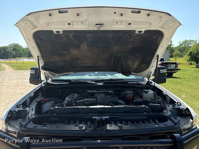 image for item EF3003 2022 Chevrolet Silverado 3500HD flatbed pickup truck