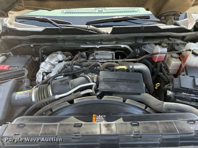 image for item EF3003 2022 Chevrolet Silverado 3500HD flatbed pickup truck