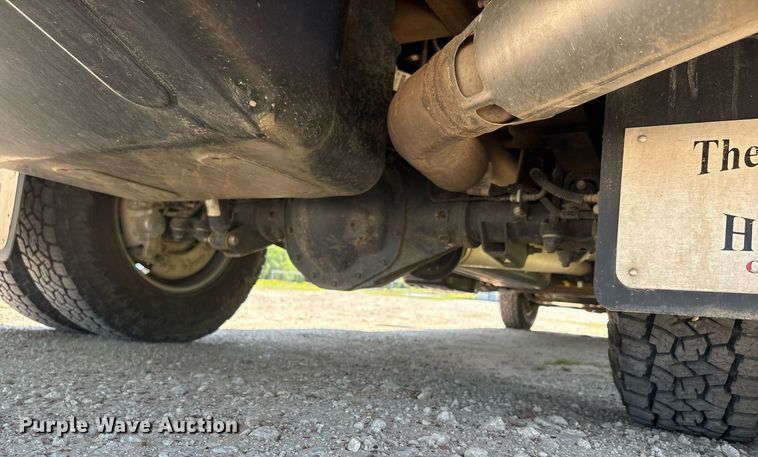 image for item EF3003 2022 Chevrolet Silverado 3500HD flatbed pickup truck