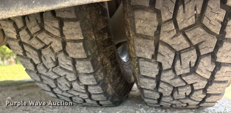 image for item EF3003 2022 Chevrolet Silverado 3500HD flatbed pickup truck